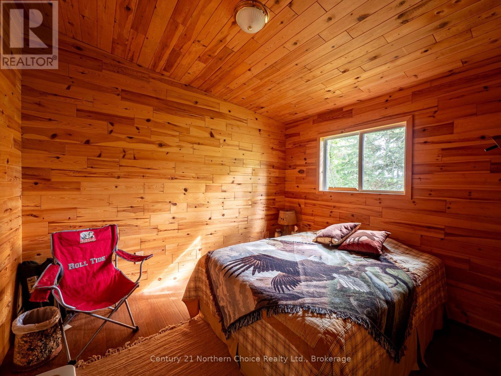 JO153 SHOAL LAKE ISLAND - 26