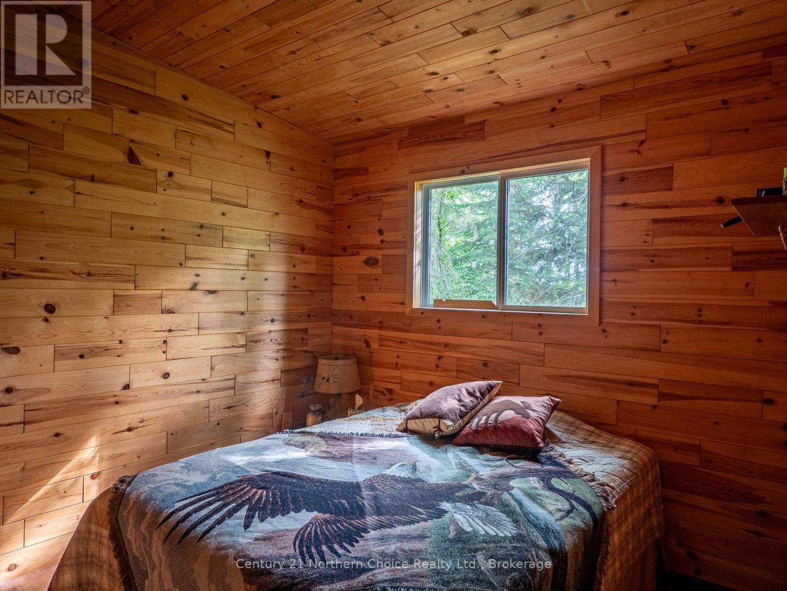 JO153 SHOAL LAKE ISLAND - 27