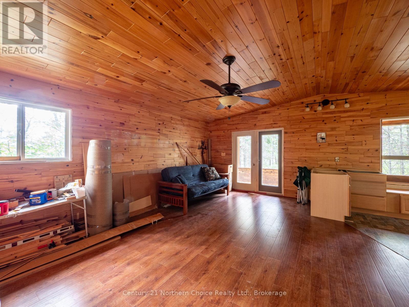 JO153 SHOAL LAKE ISLAND - 28