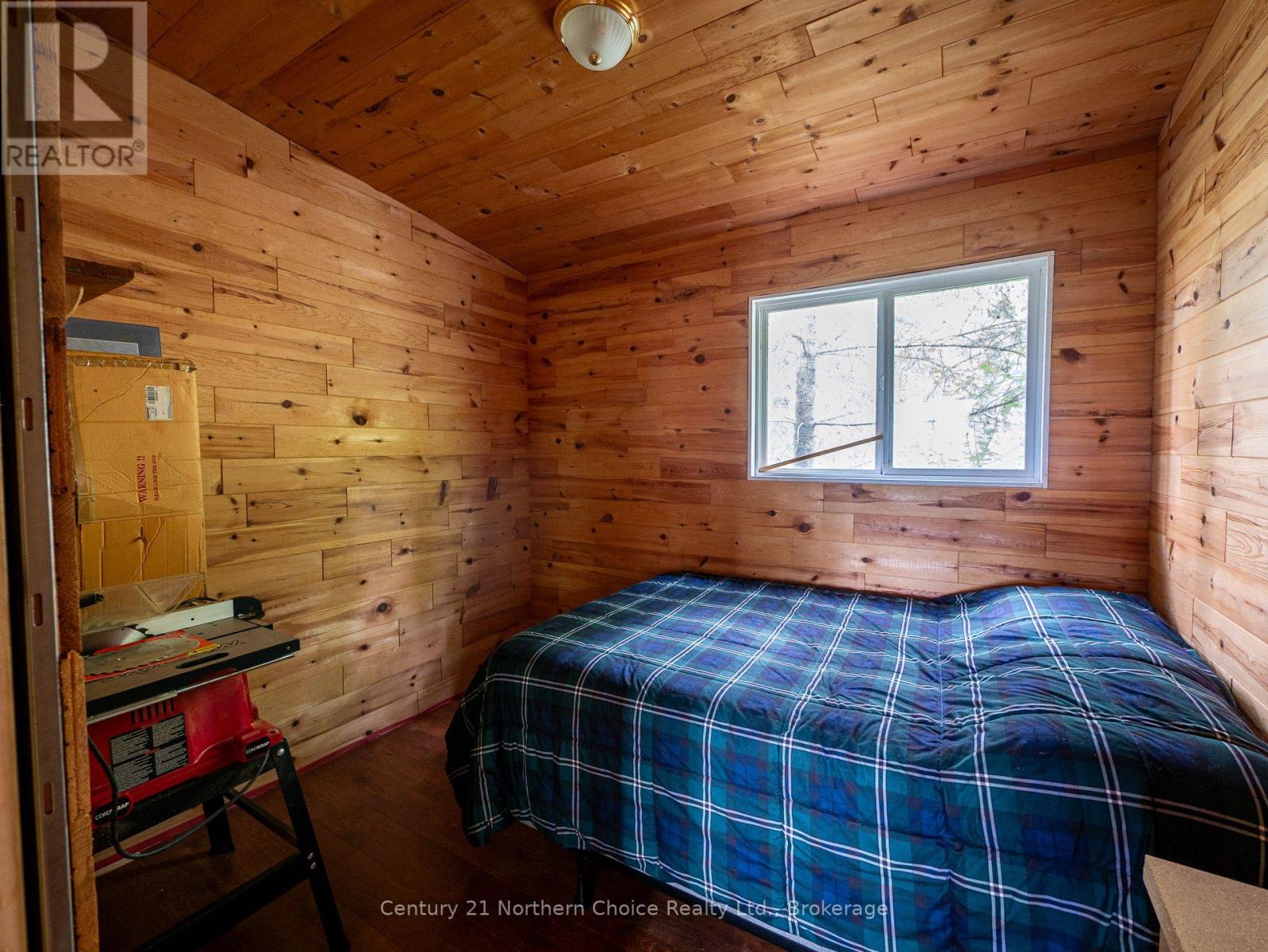 JO153 SHOAL LAKE ISLAND - 29