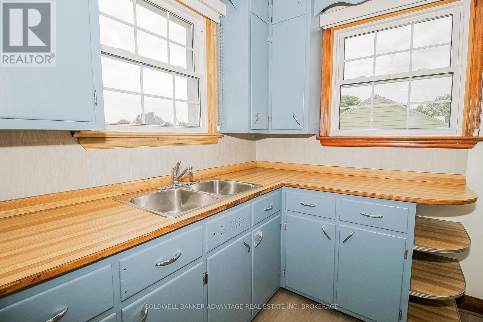 28 MARSHALL AVENUE - 10