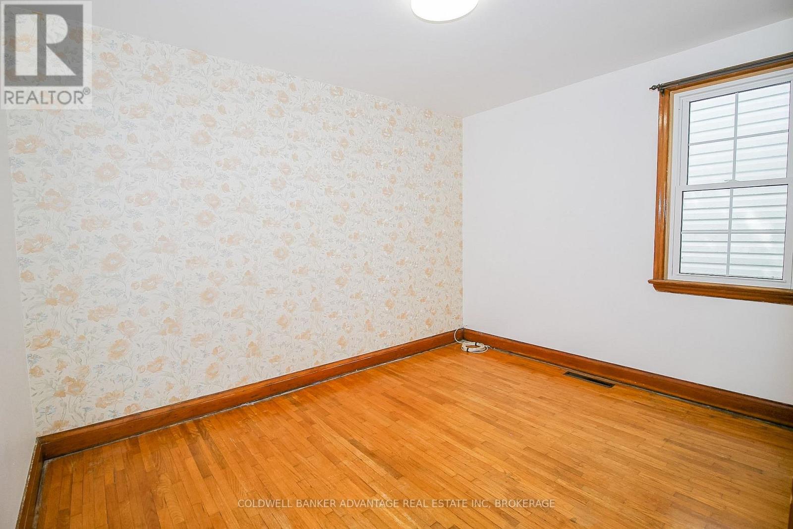 28 MARSHALL AVENUE - Image 17