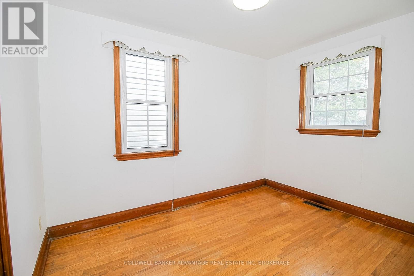 28 MARSHALL AVENUE - 18