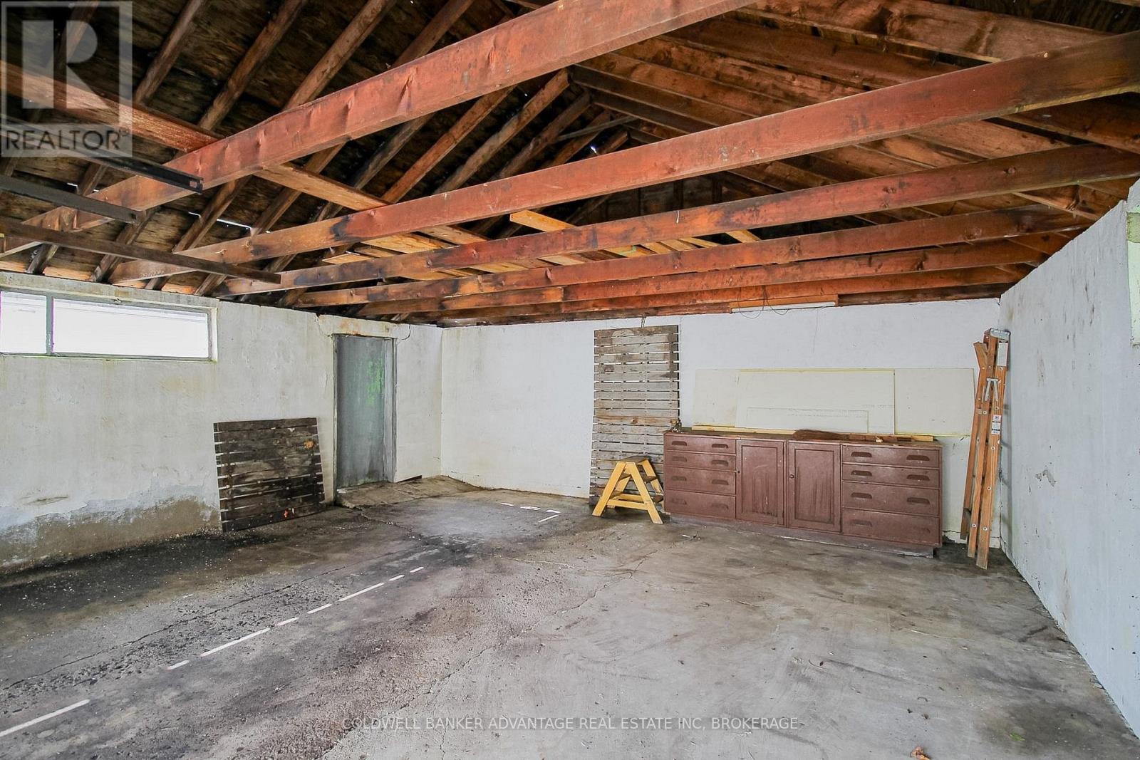 28 MARSHALL AVENUE - 35
