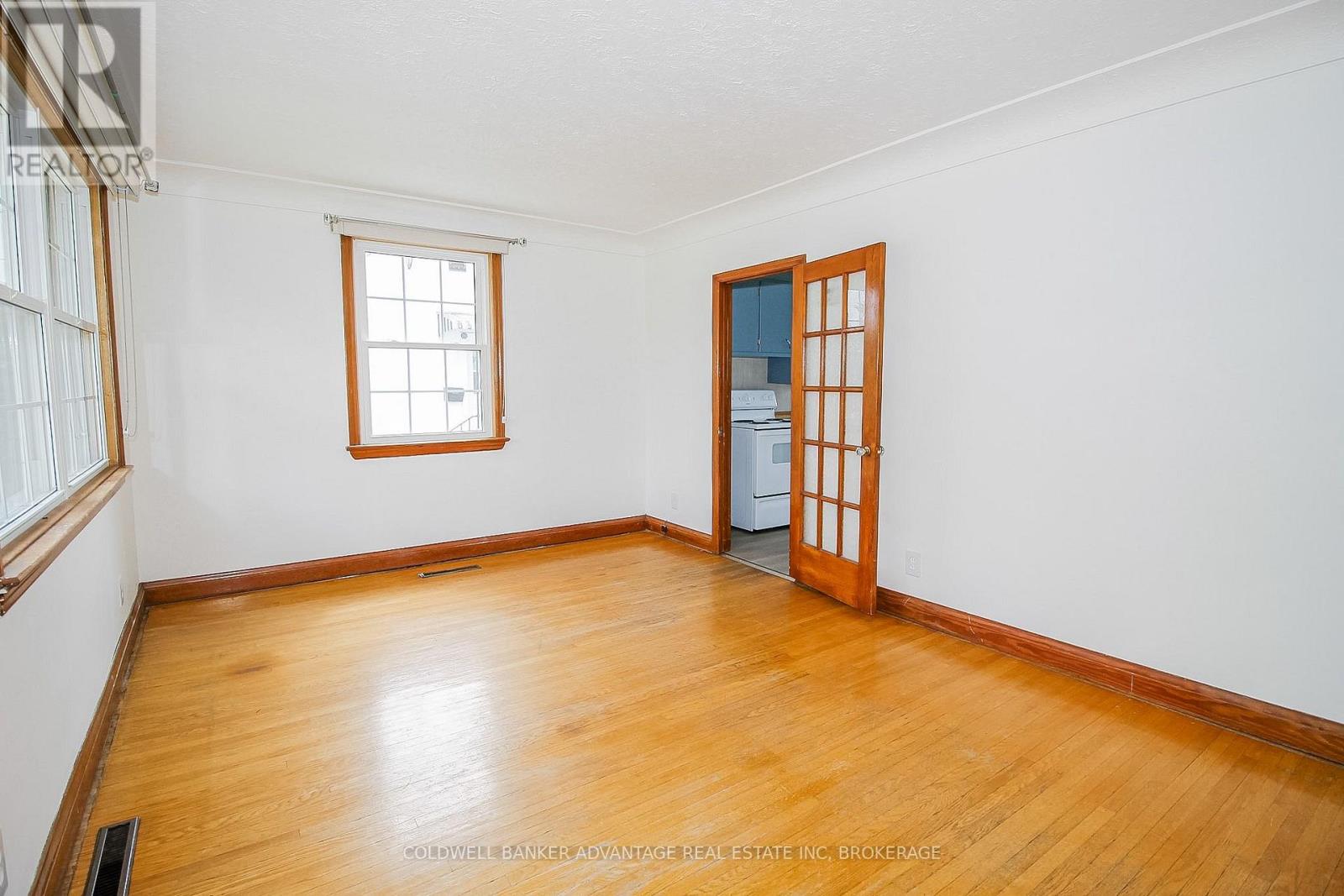 28 MARSHALL AVENUE - 6