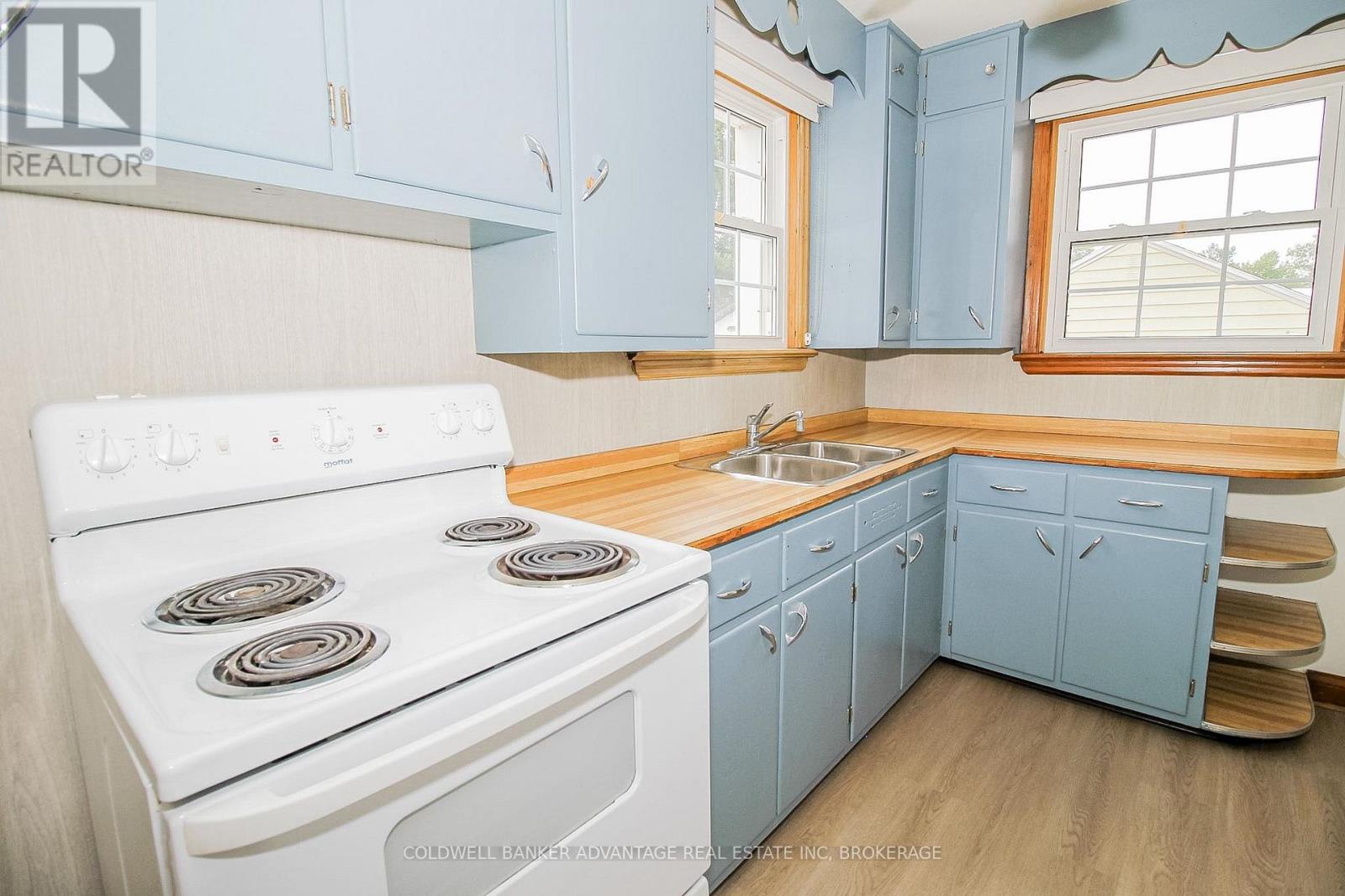 28 MARSHALL AVENUE - Image 9