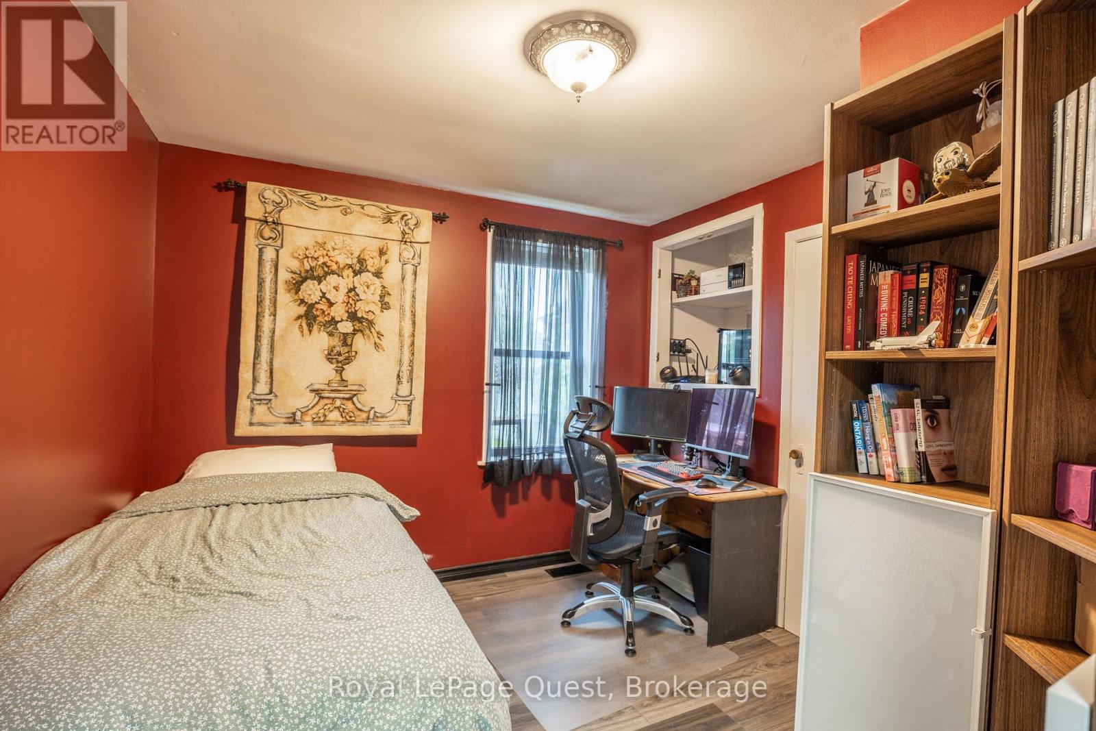 22 CREIGHTON STREET S - 16