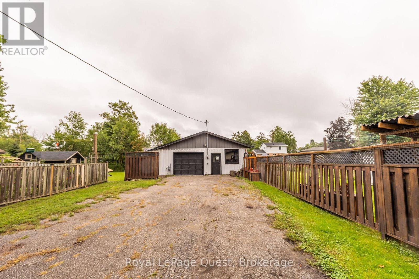 22 CREIGHTON STREET S - Image 21