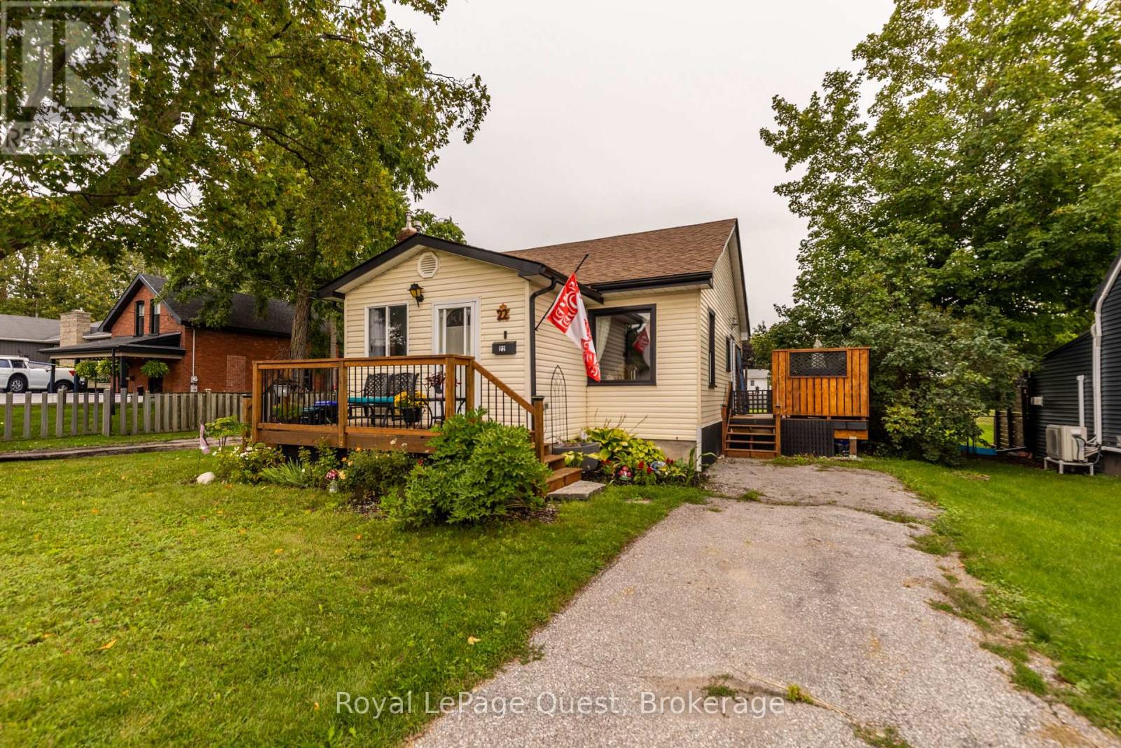 22 CREIGHTON STREET S - 29