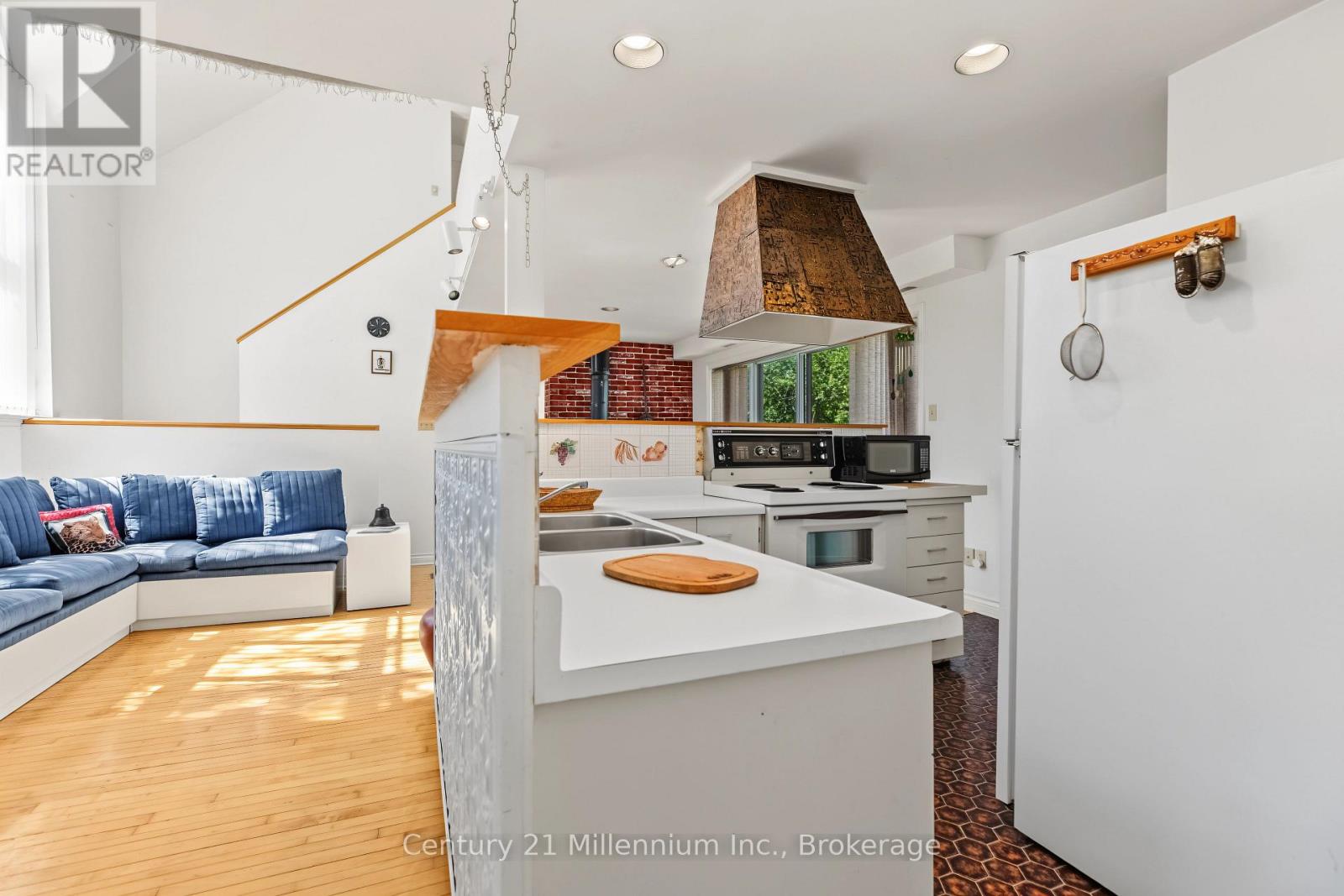 425005 IRISH LAKE ROAD - Image 30
