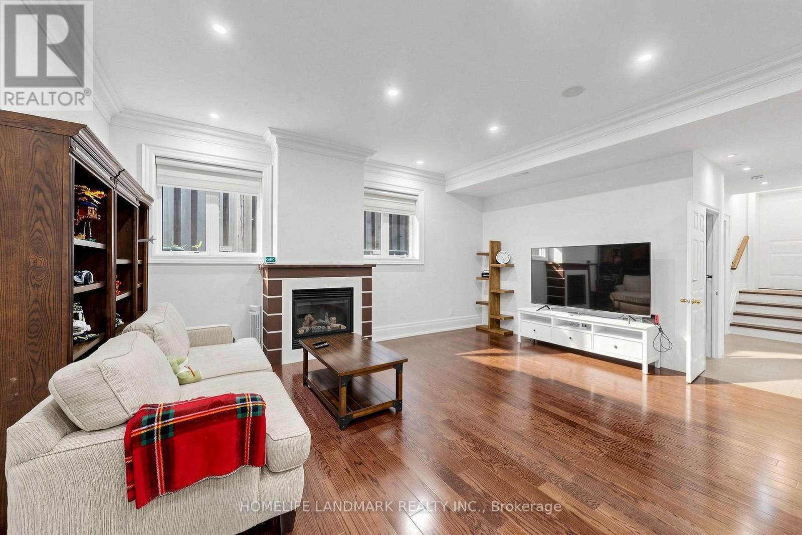 120 ESTELLE AVENUE - 43