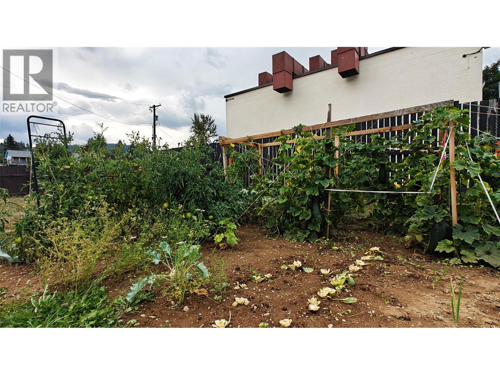 1939 Beaver Street E - Image 29