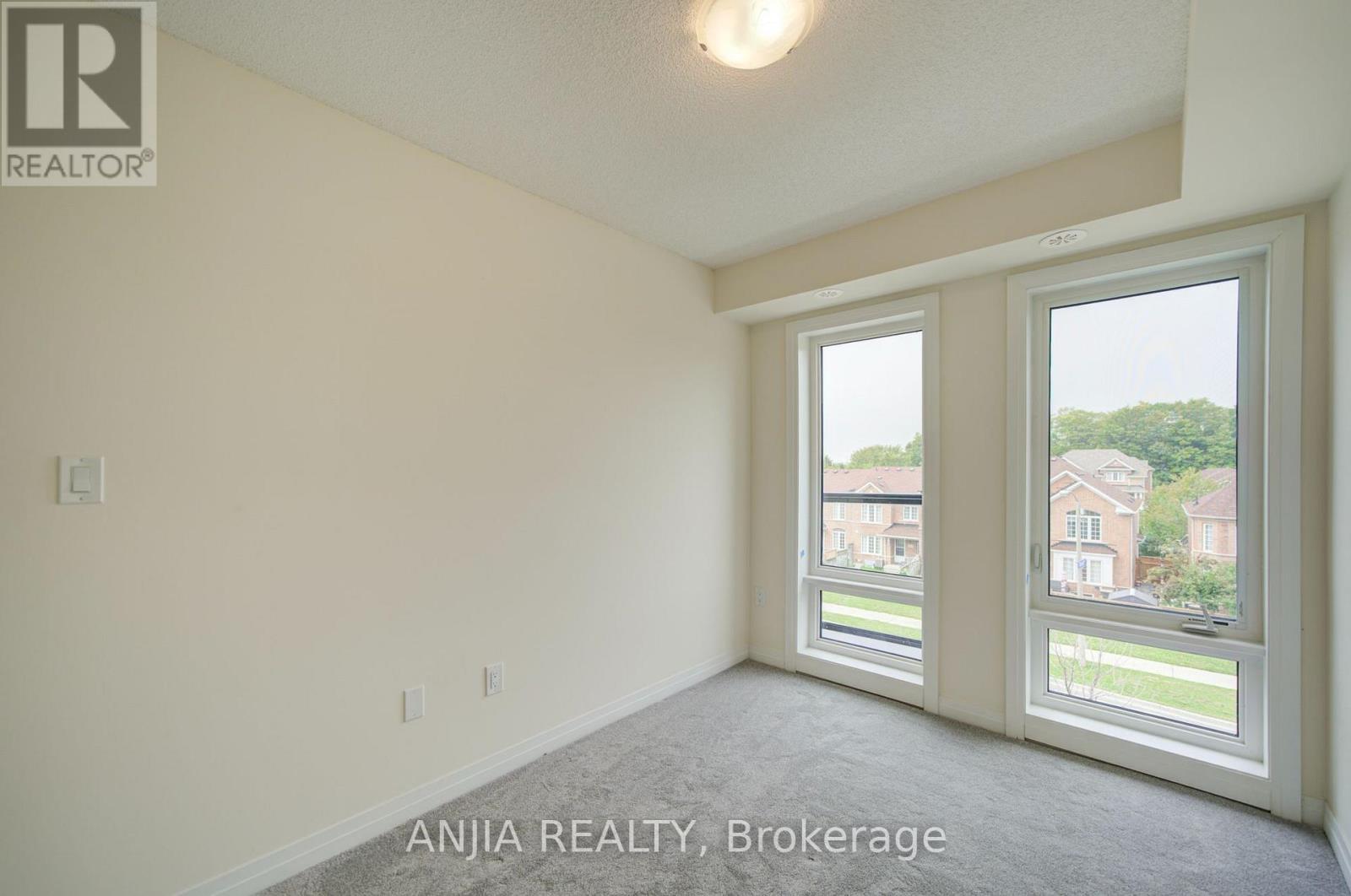 #21 235 MCLEVIN AVENUE - 19