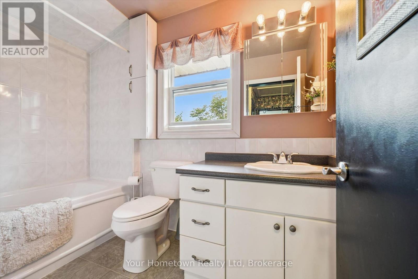 497 ST PATRICK STREET E - 16