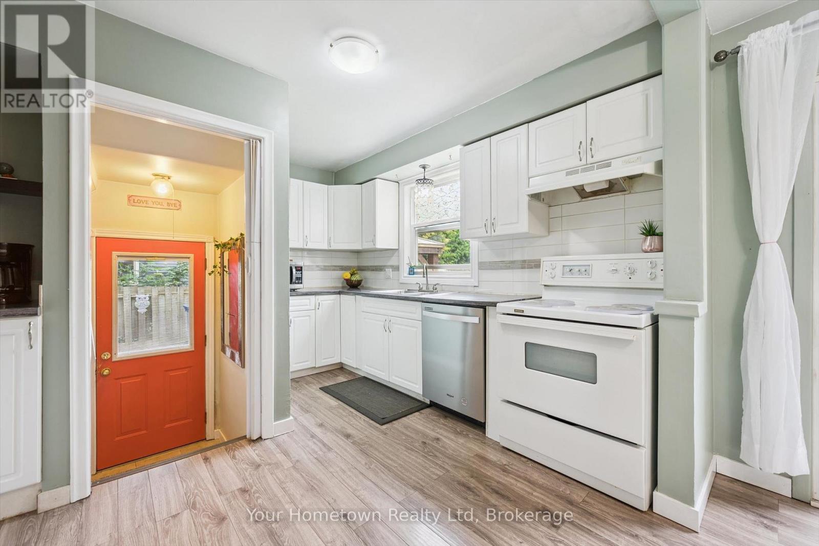 497 ST PATRICK STREET E - 9