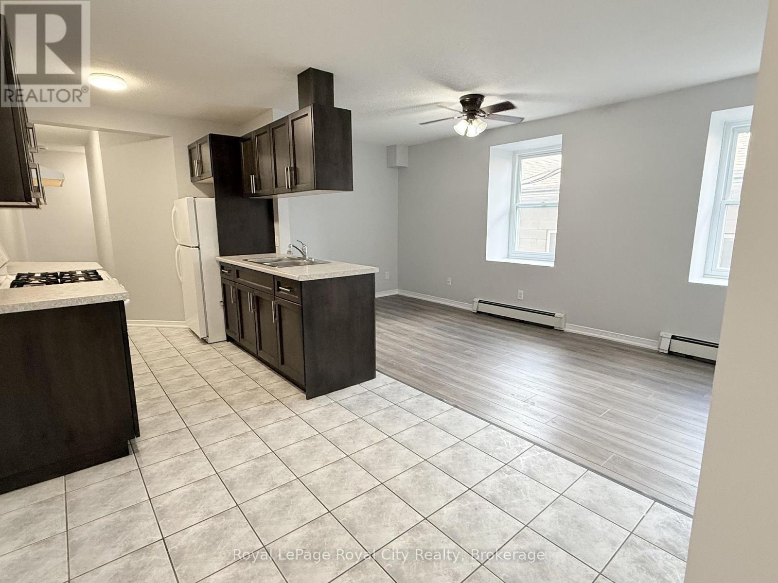 ##2 116 Wyndham Street North, Guelph (Downtown), Ontario, N1H4E8, Guelph (Downtown), Ontario — photo 2 of 5