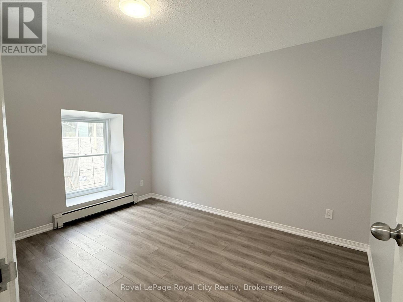 ##2 116 Wyndham Street North, Guelph (Downtown), Ontario, N1H4E8, Guelph (Downtown), Ontario — photo 4 of 5