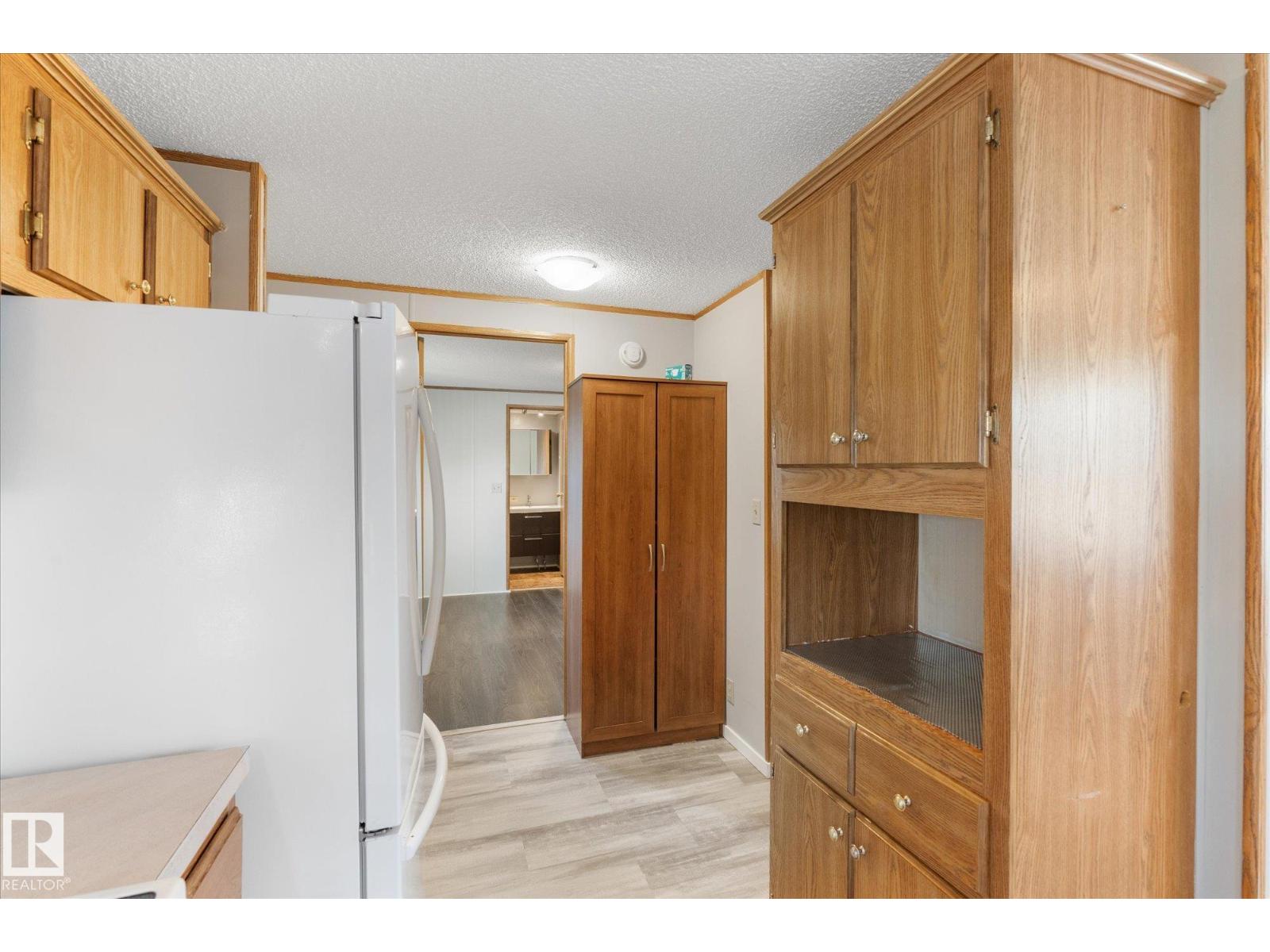 9 3400 48 ST - 23