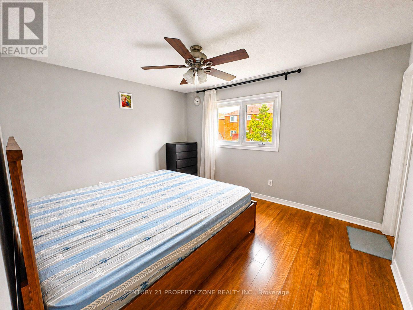 5456 PALMERSTON CRESCENT - 32