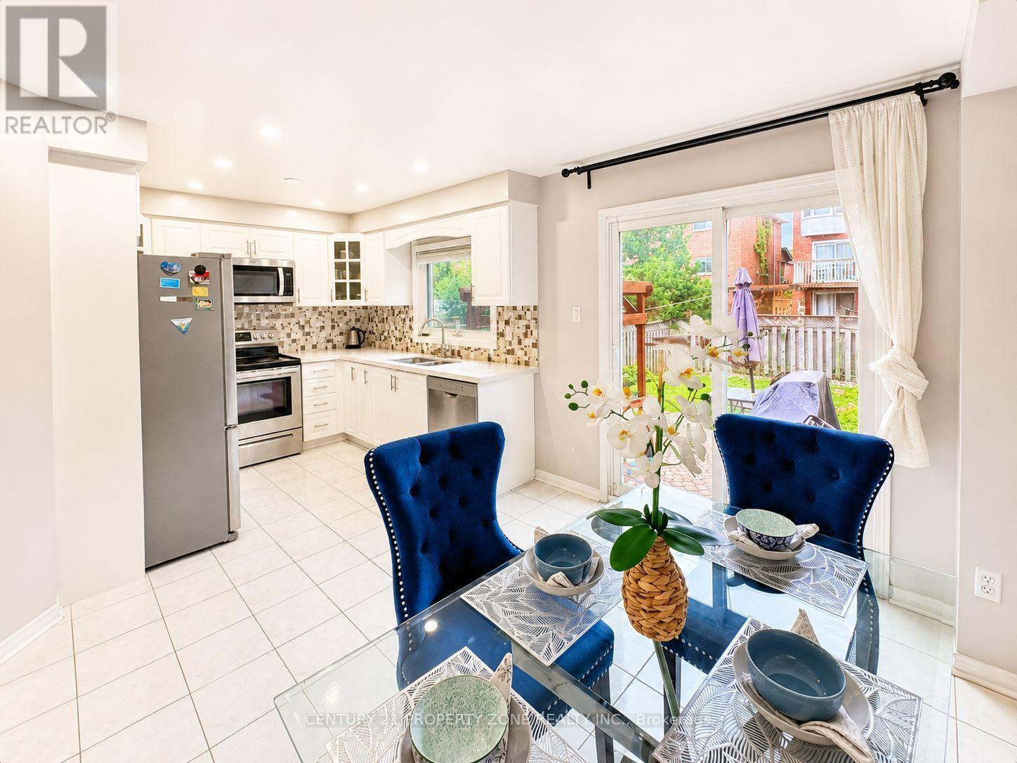 5456 PALMERSTON CRESCENT - 39