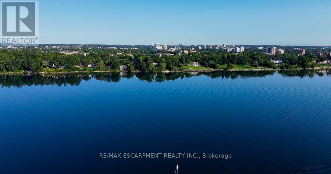 10 BROOKFIELD ROAD - 11