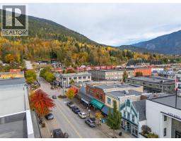 206 Mackenzie Avenue, Revelstoke, BC V0E2S0 Photo 9