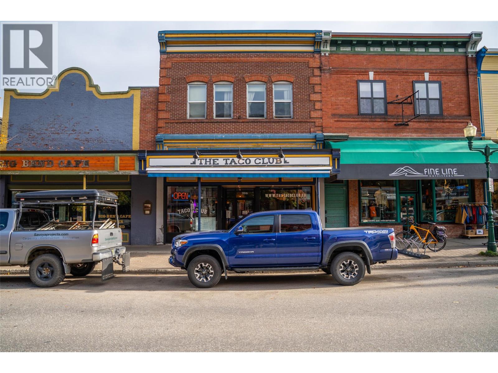 206 Mackenzie Avenue, Revelstoke, British Columbia, V0E2S0, Revelstoke, British Columbia — photo 3 of 5