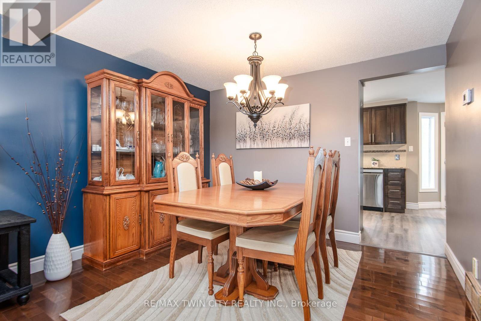122 BIER CRESCENT - 13