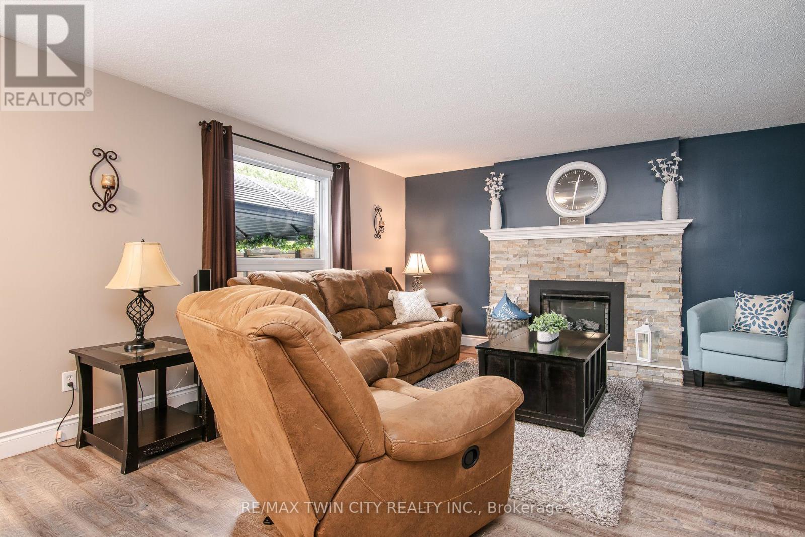122 BIER CRESCENT - 15