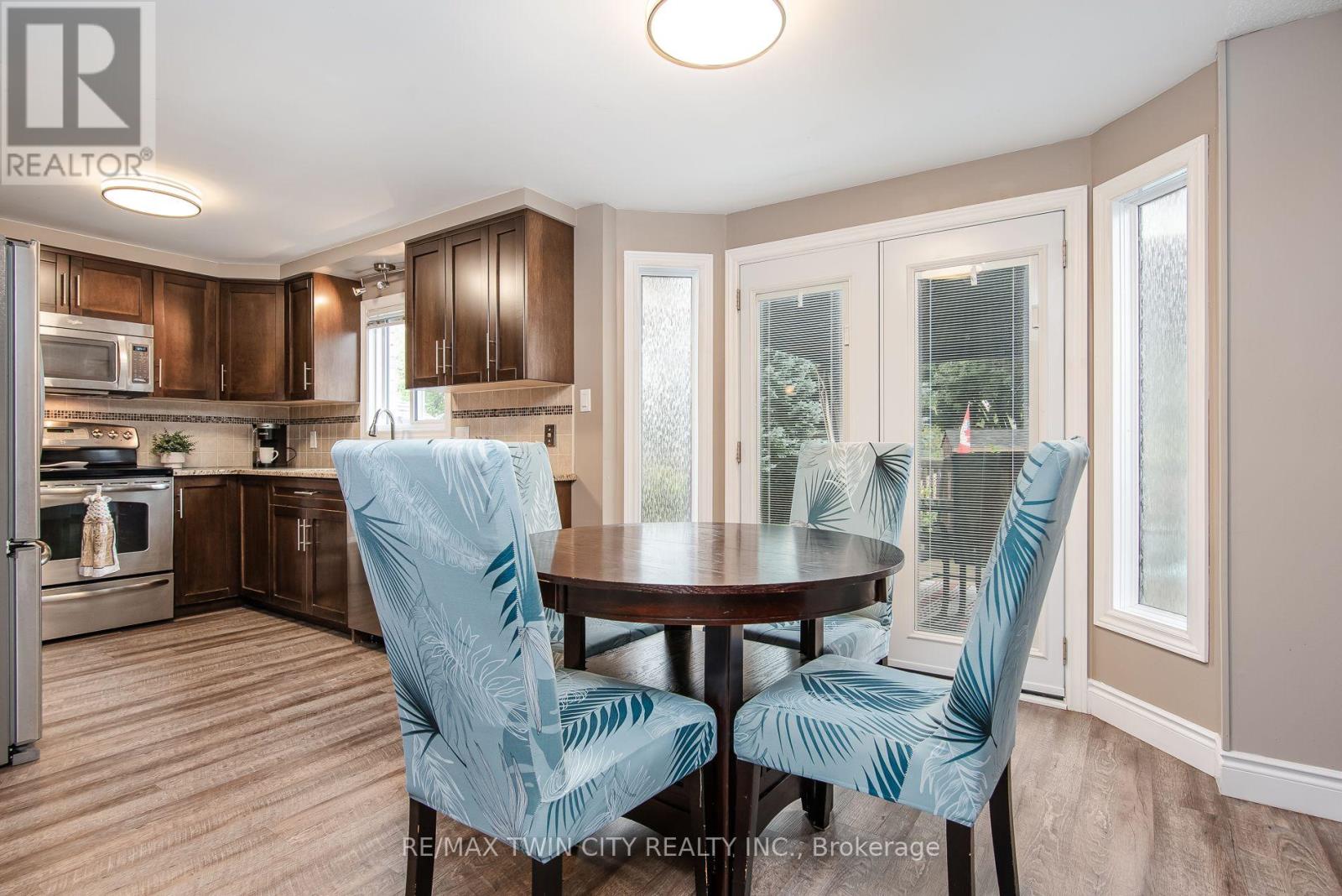 122 BIER CRESCENT - 22