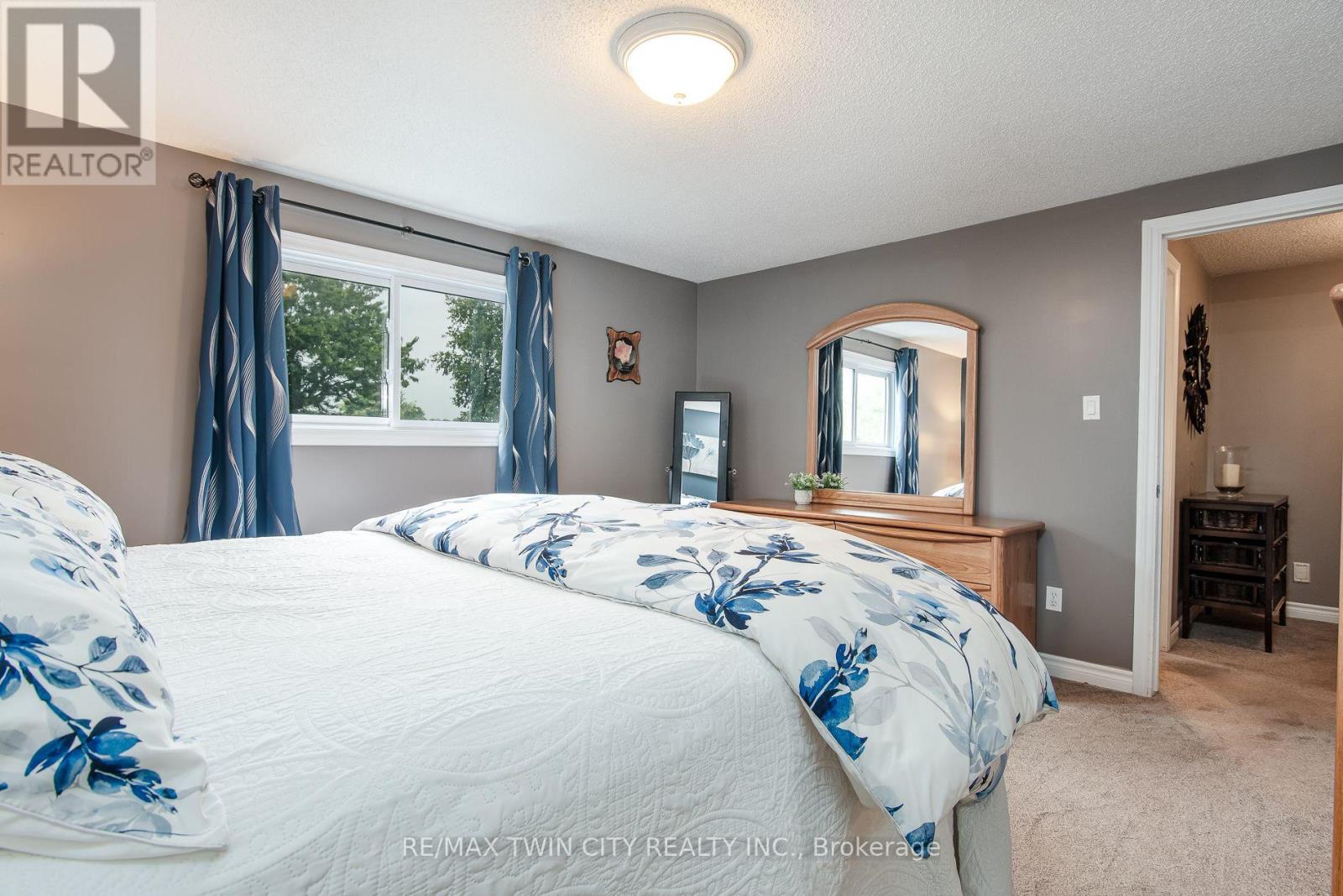 122 BIER CRESCENT - 27
