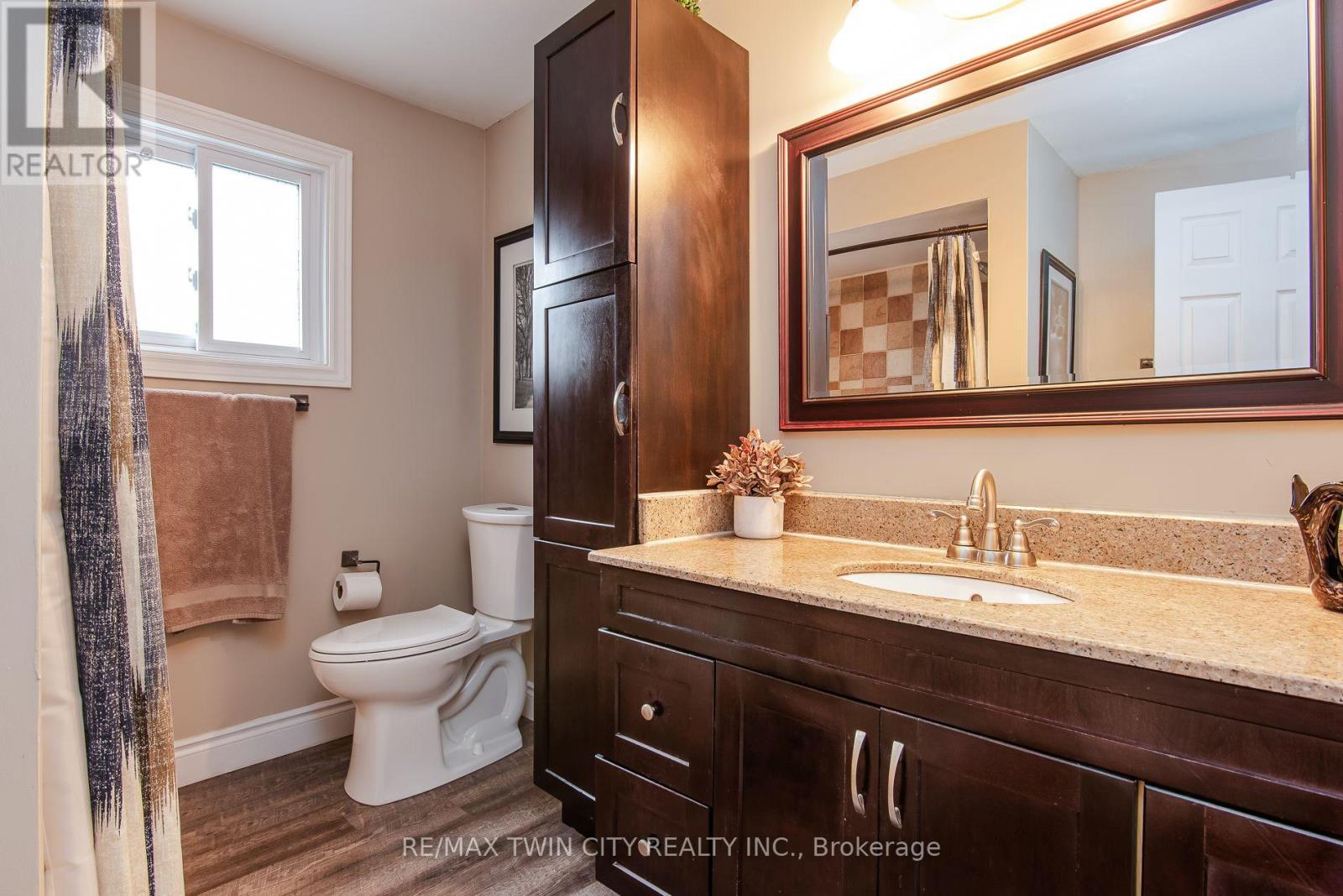122 BIER CRESCENT - 28