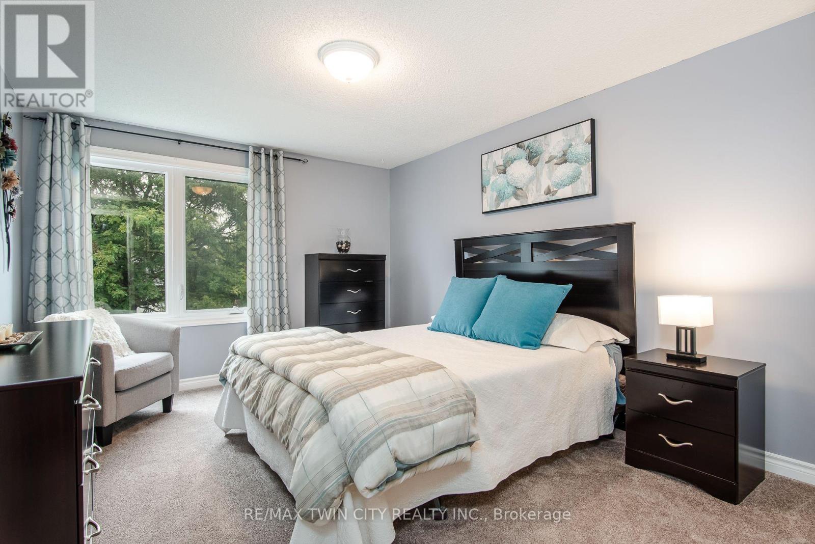 122 BIER CRESCENT - 30