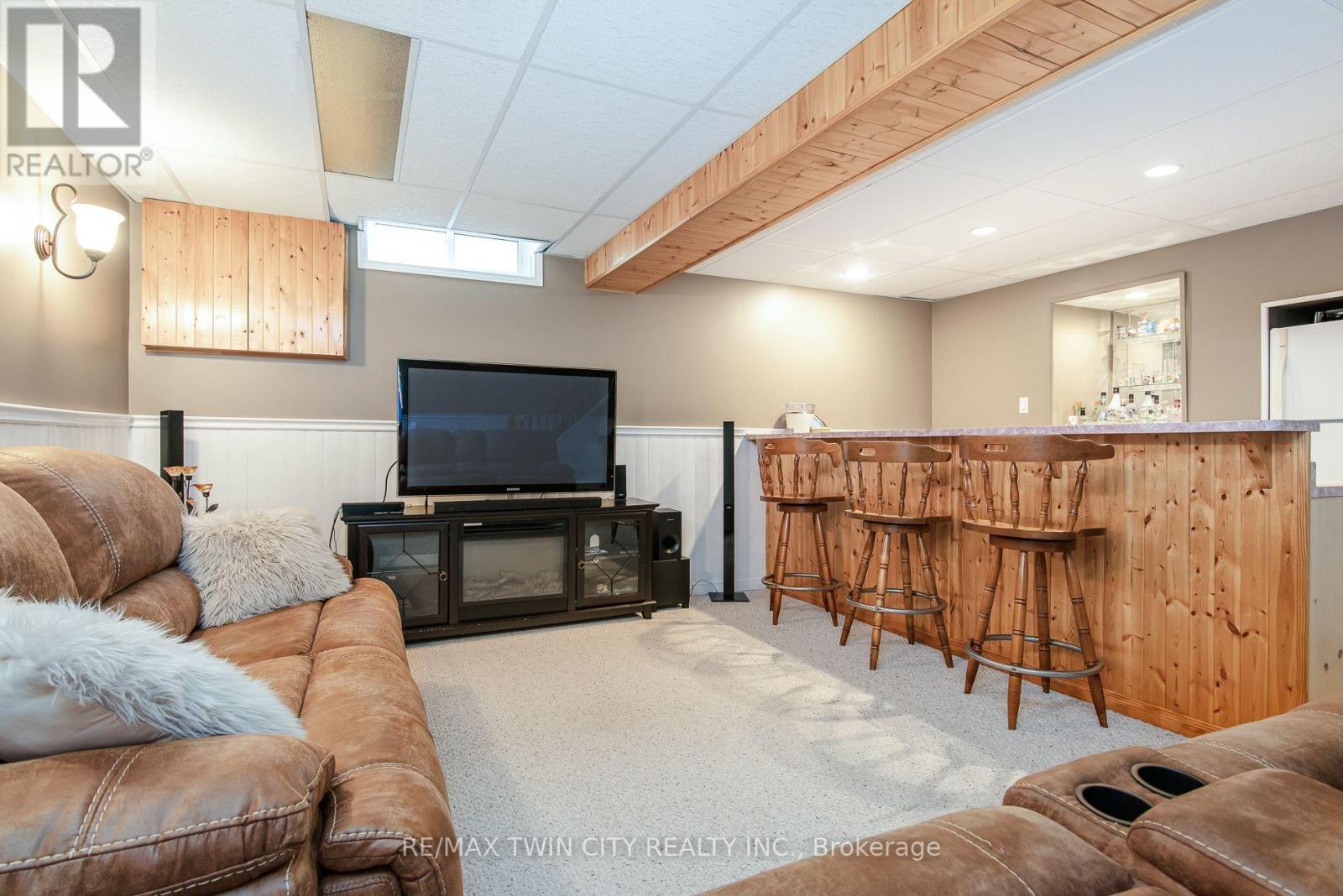 122 BIER CRESCENT - 31