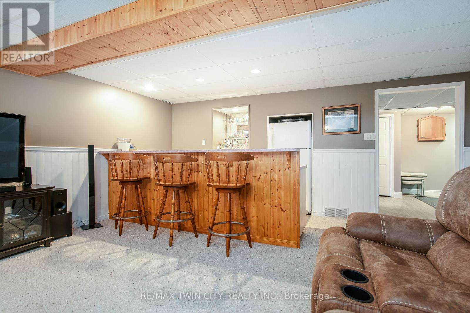 122 BIER CRESCENT - 32