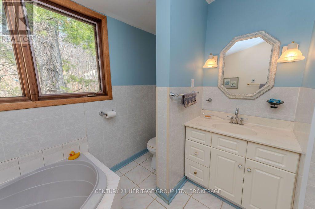 2238 LITTLE LONG LAKE ROAD - Image 20