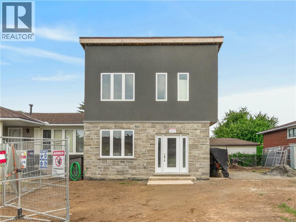 Photo of 17 VICTOR Boulevard