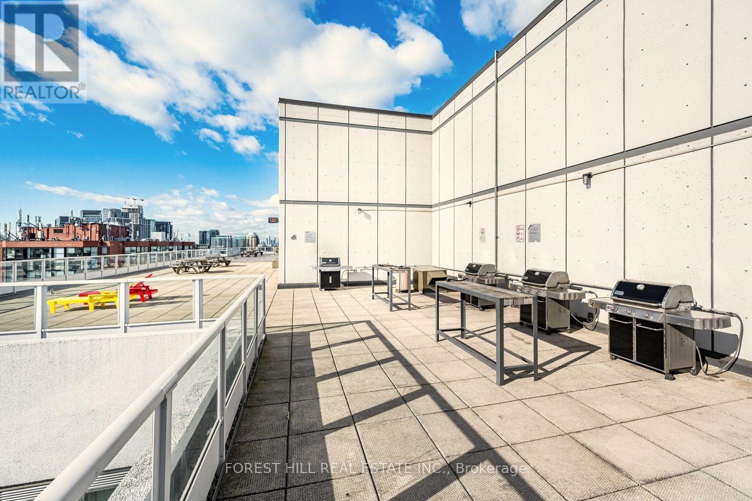 #518 700 KING STREET W - Image 37