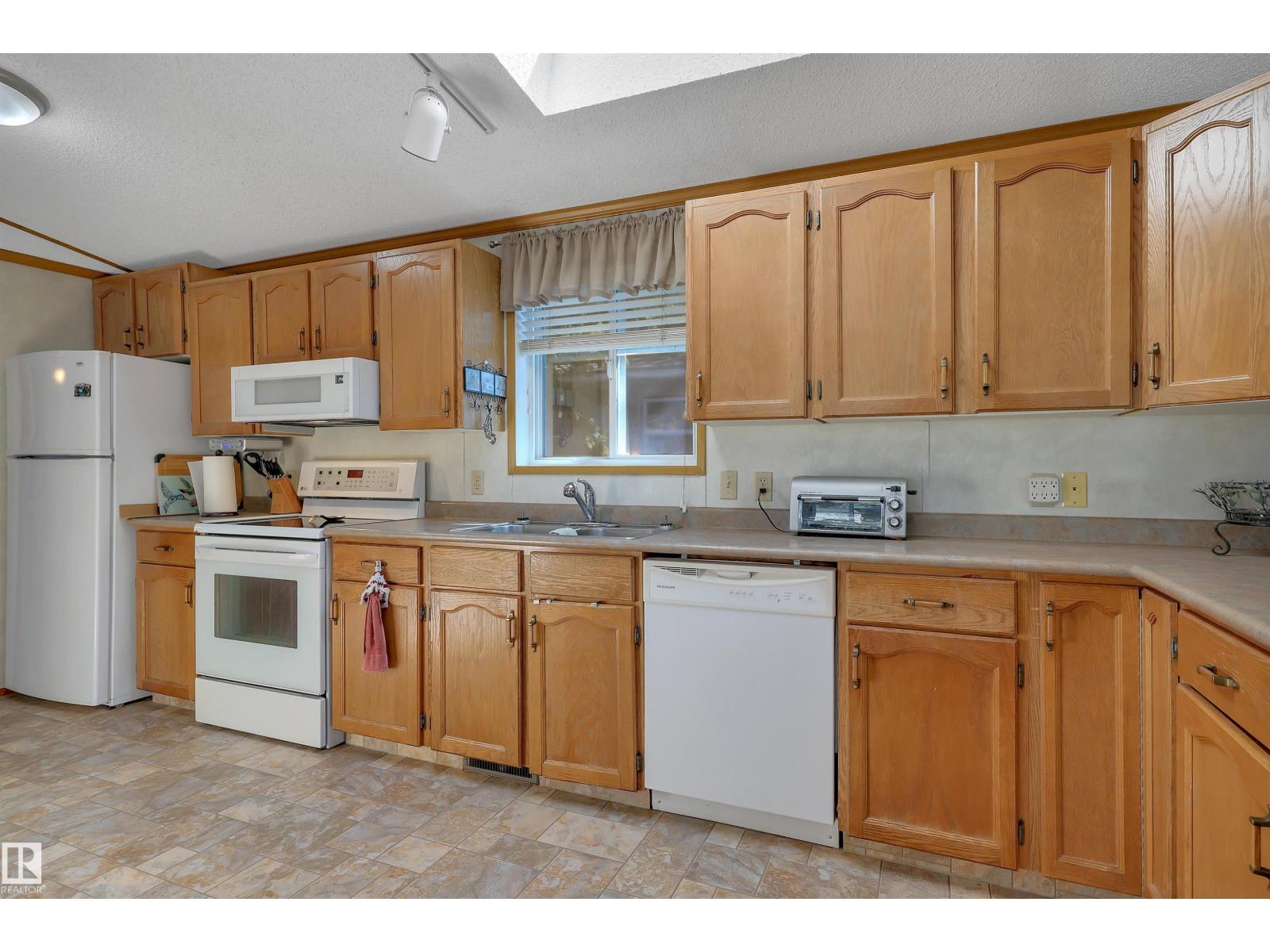 145 Willow Park Estate - 10