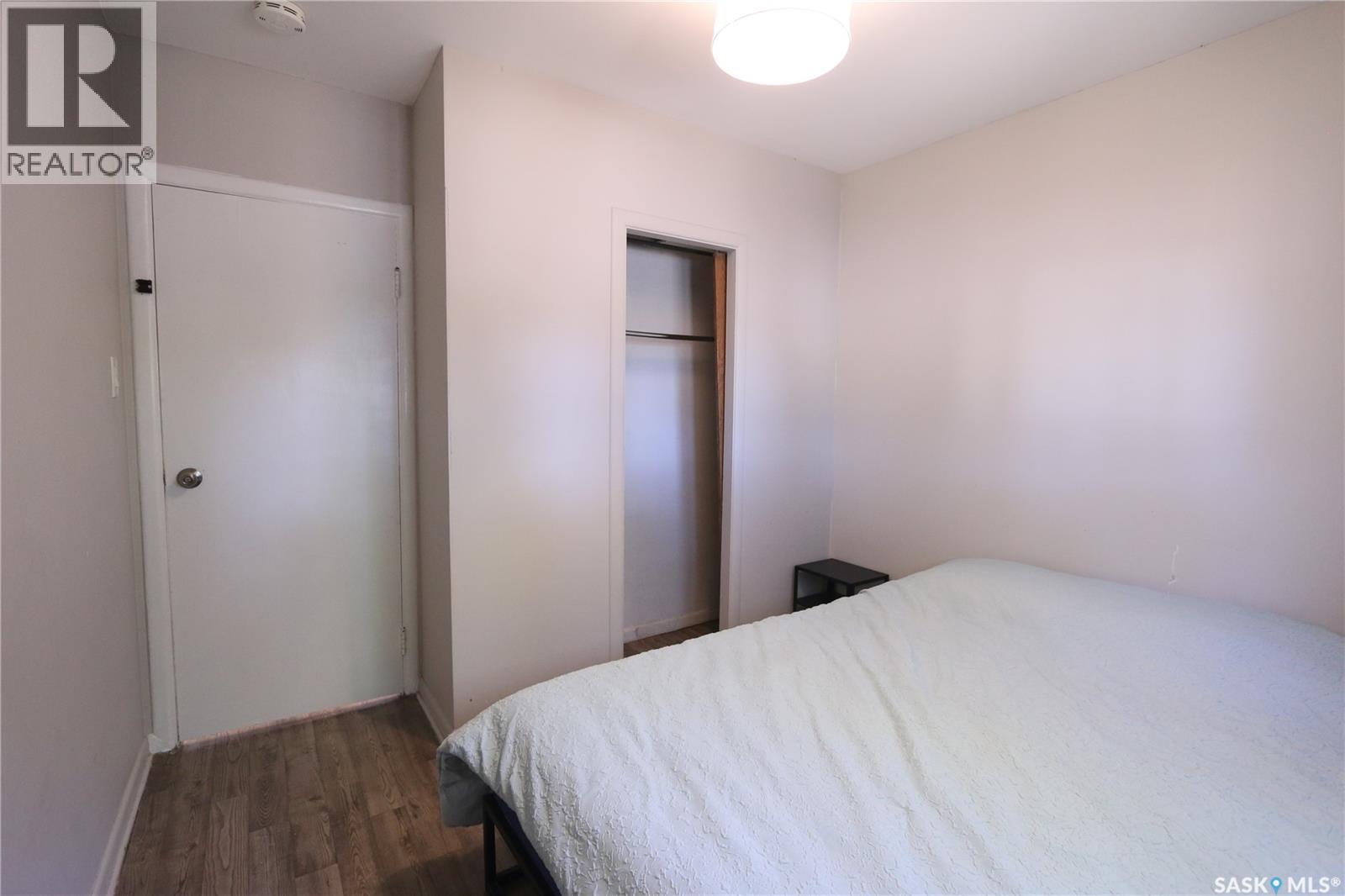 903 Robinson STREET - Image 22