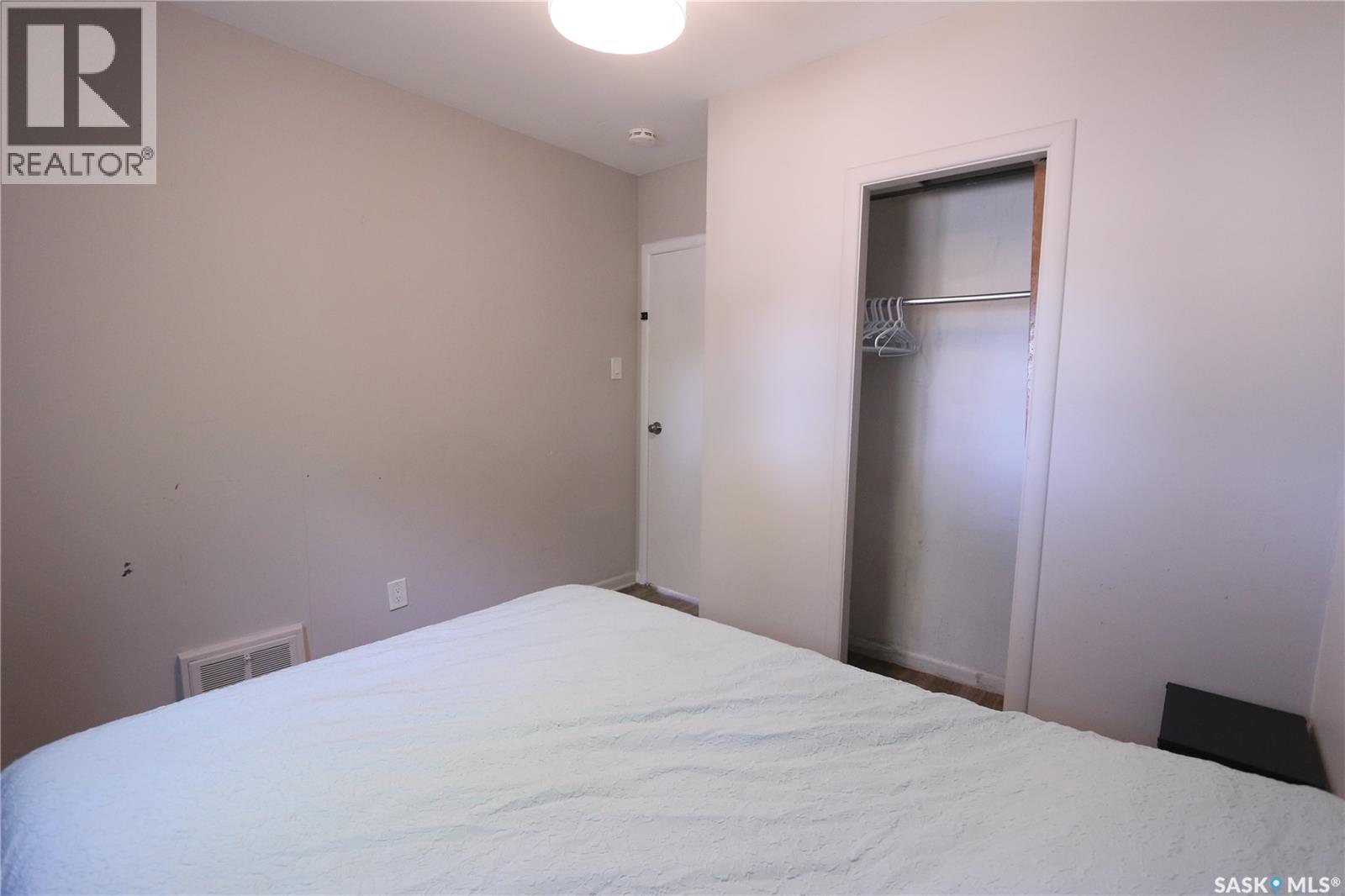 903 Robinson STREET - Image 23