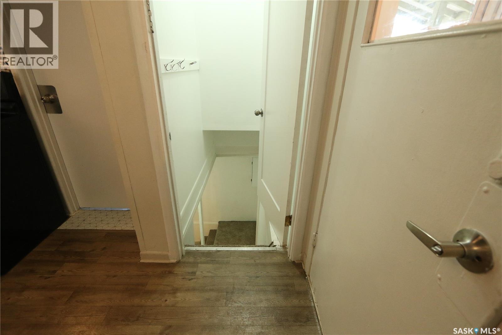 903 Robinson STREET - Image 26