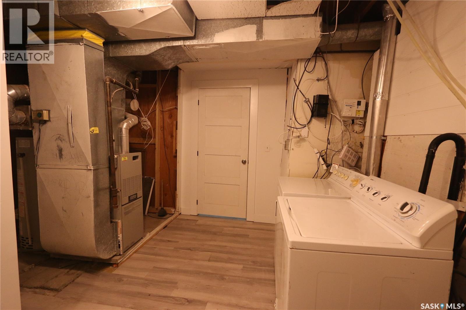 903 Robinson STREET - Image 28