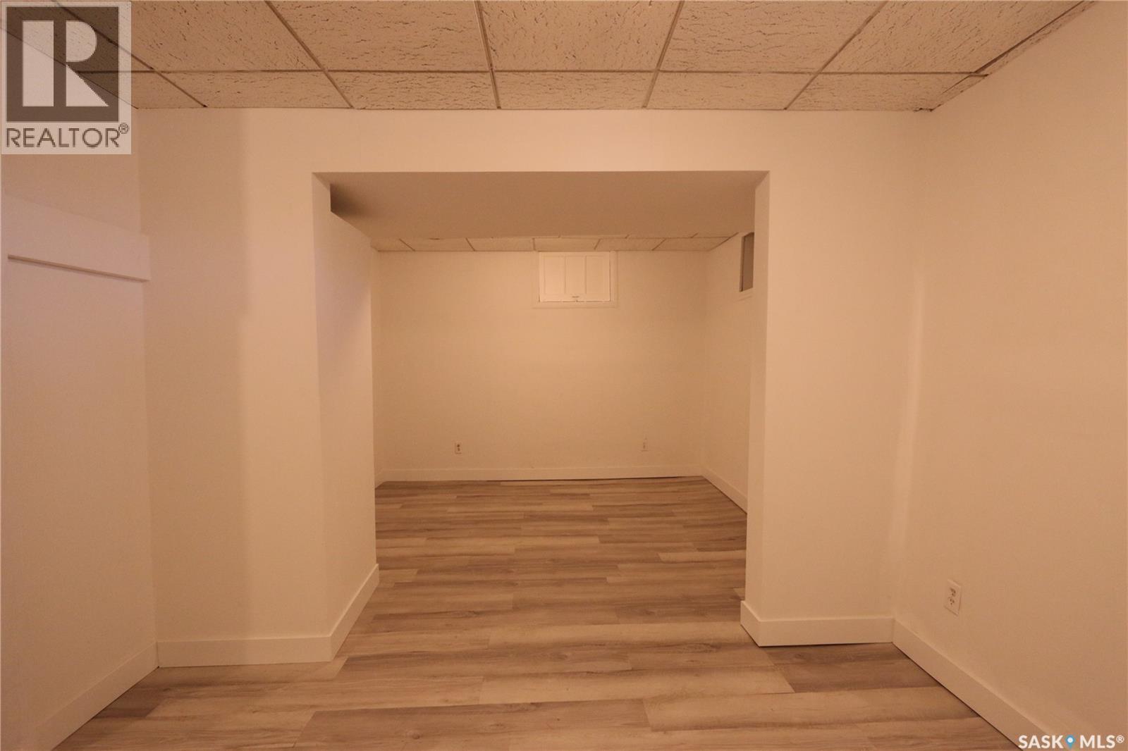903 Robinson STREET - 32