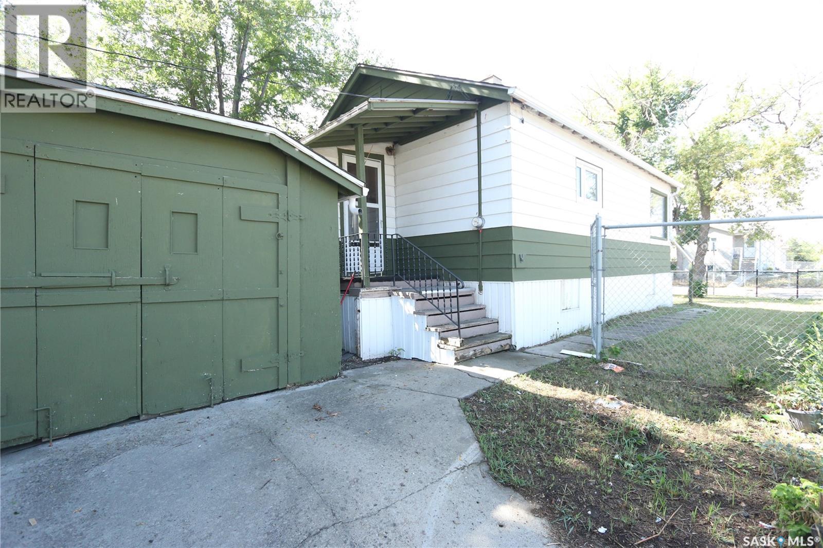 903 Robinson STREET - Image 37