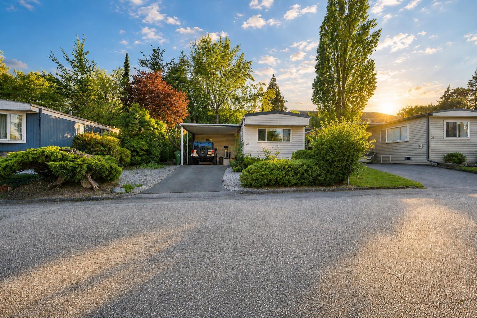 76 1840 160 STREET, White Rock — photo 1