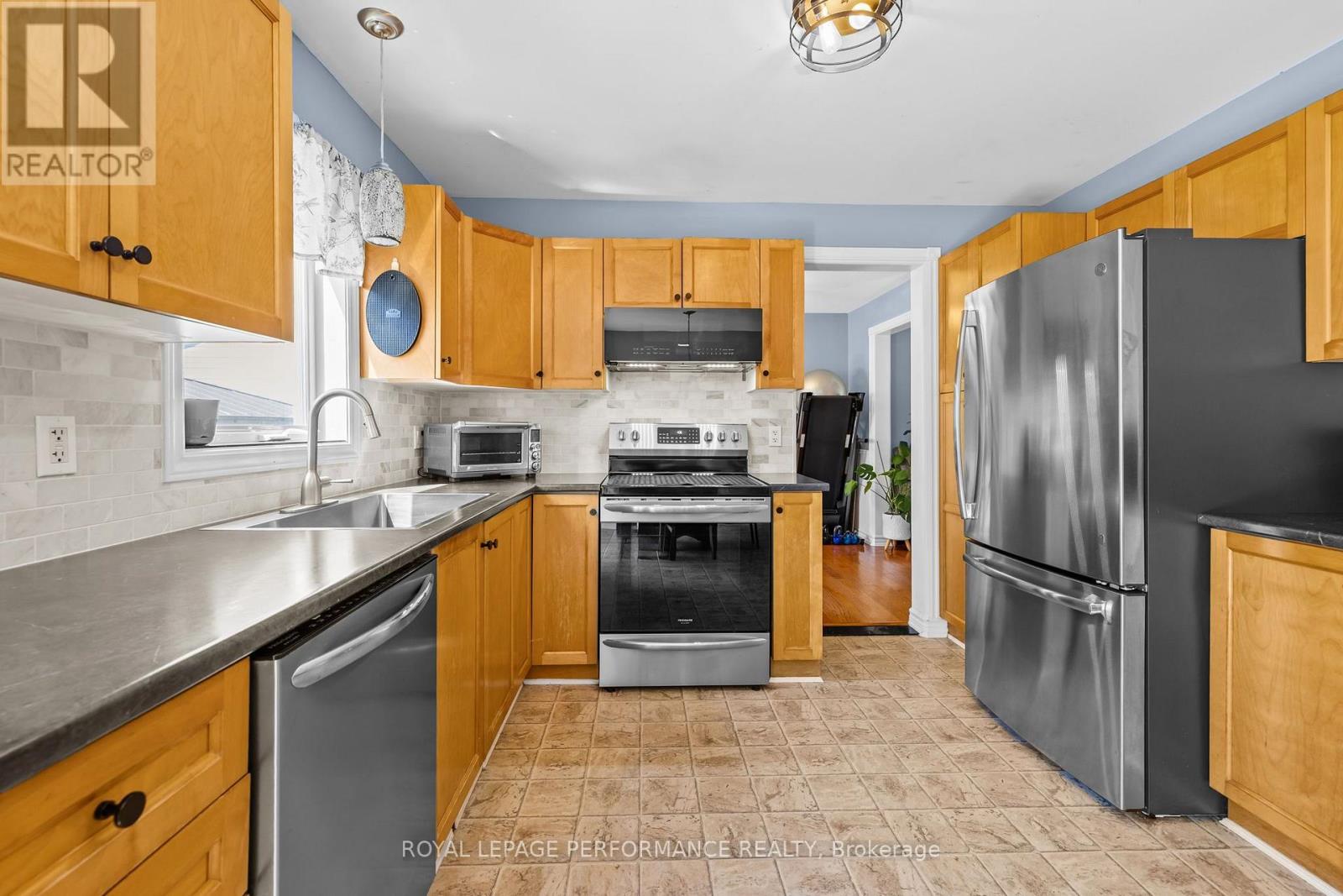 407 CENTENAIRE STREET - 13