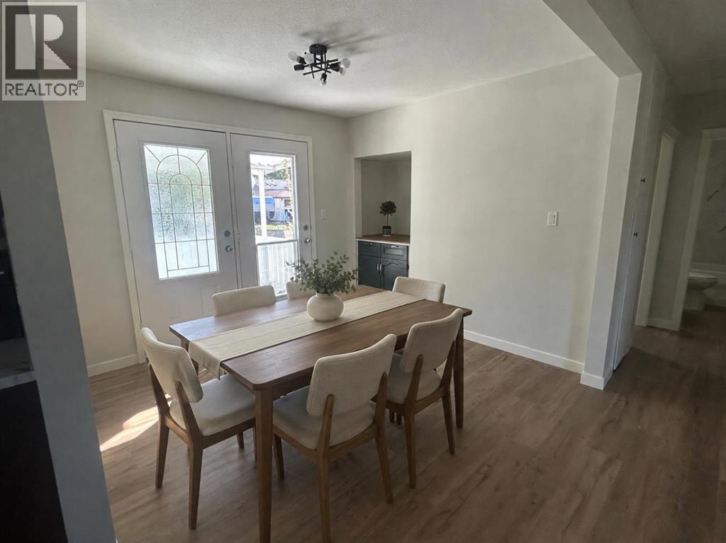 Listing photo – 5201 54 Avenue, Camrose