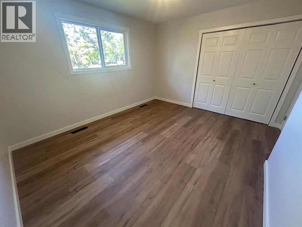 Listing photo – 5201 54 Avenue, Camrose
