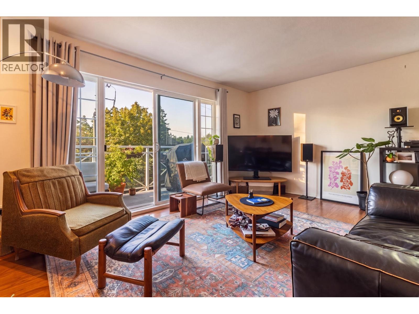 #306 1868 11TH Avenue, Vancouver, British Columbia, V5N1Z1, Vancouver, British Columbia — photo 2 of 5